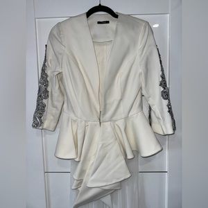 Coat I only wear it one’s time size 40